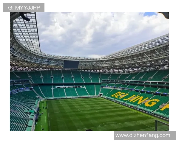 聚焦绿茵巨星背景高清画面展现球场激情与荣耀时刻